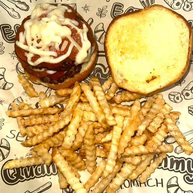 Pepperoni Pizza Burger.