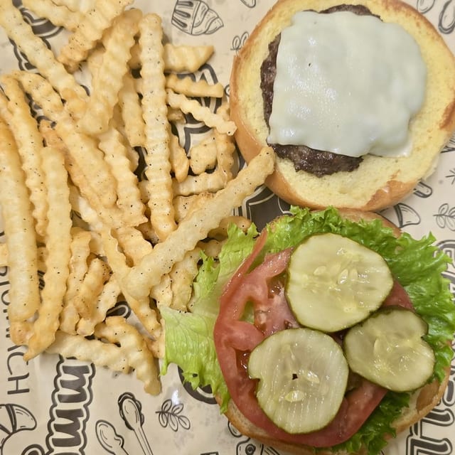 Kids Cheeseburger.